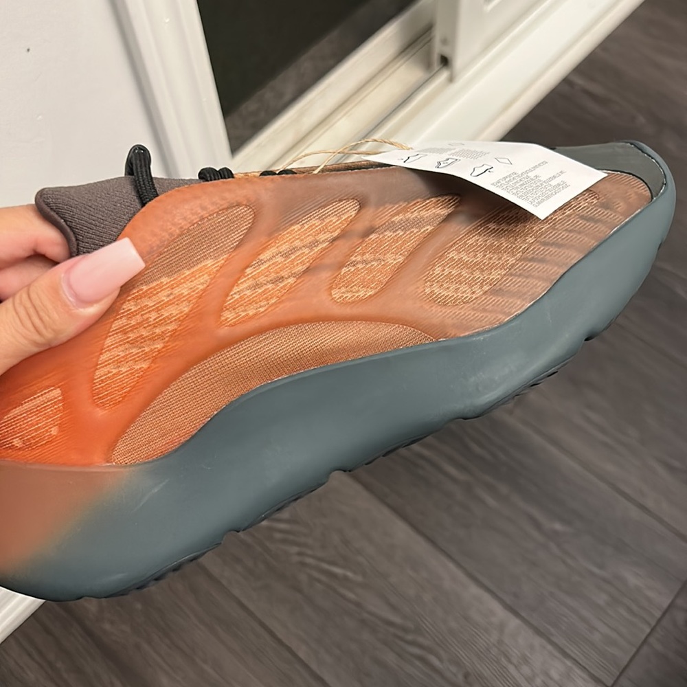 YEEZY 700 V3 COPPER FADE